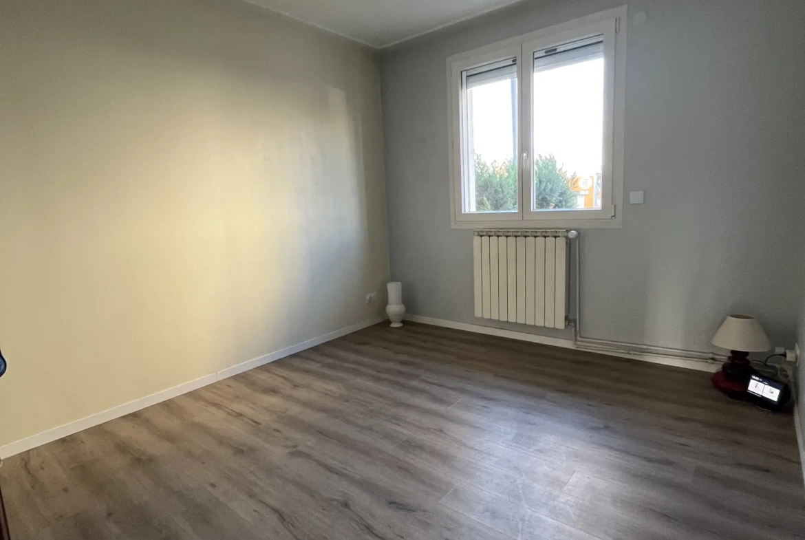 Appartement 2/3 pièces à Rueil-Malmaison avec parking et cave 