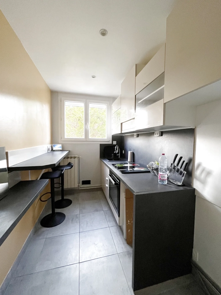 Appartement 2/3 pièces à Rueil-Malmaison avec parking et cave