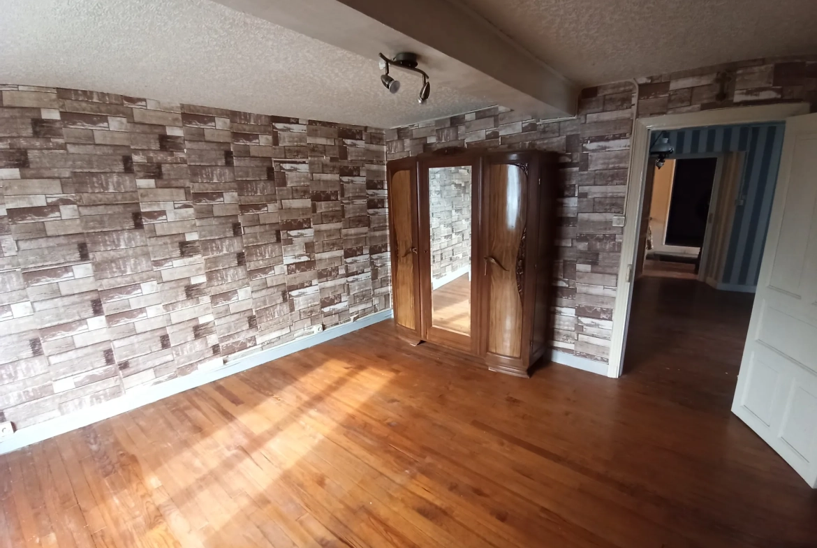 Maison à vendre avec garage et jardin à Semalens - Opportunité à Castres 