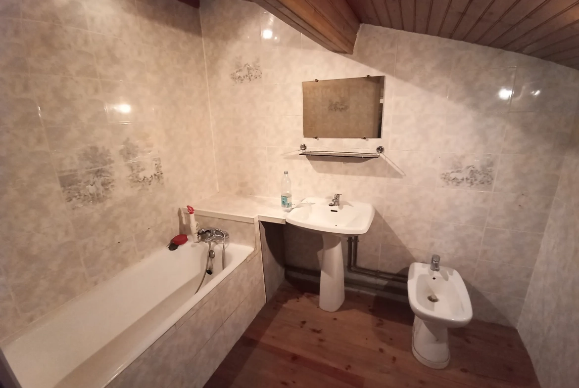 Maison à vendre avec garage et jardin à Semalens - Opportunité à Castres 