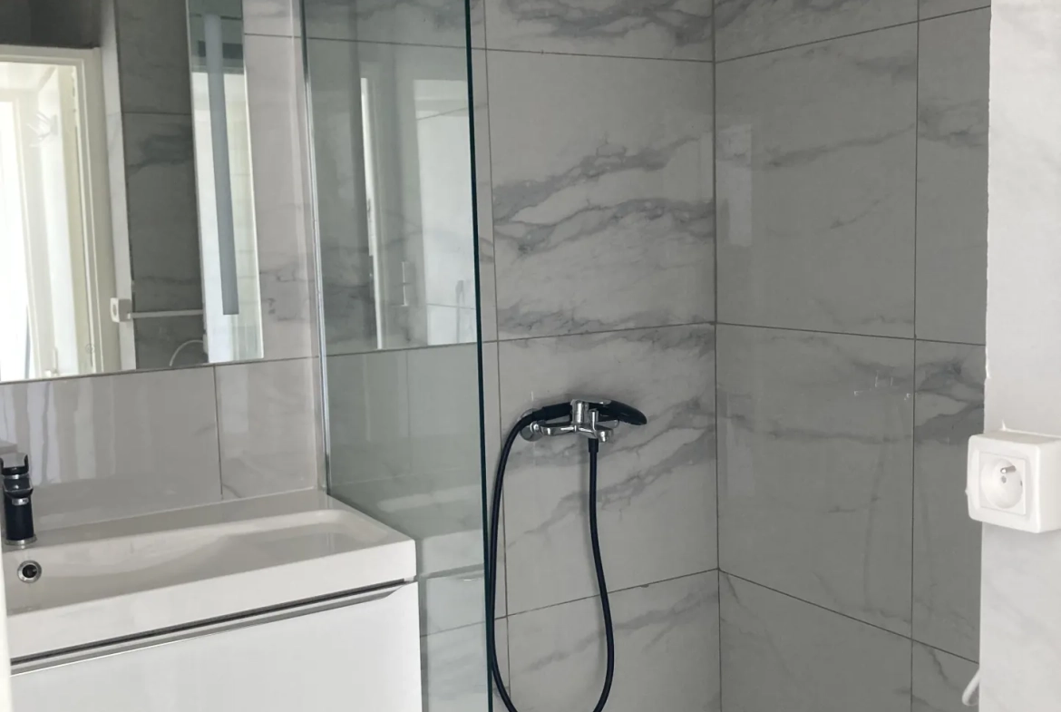 Appartement 2 pièces lumineux avec balcon, cave et parking à Pierrefitte-sur-Seine 