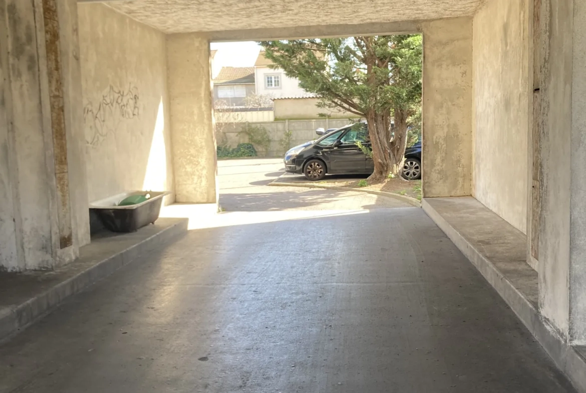 Appartement 2 pièces lumineux avec balcon, cave et parking à Pierrefitte-sur-Seine 