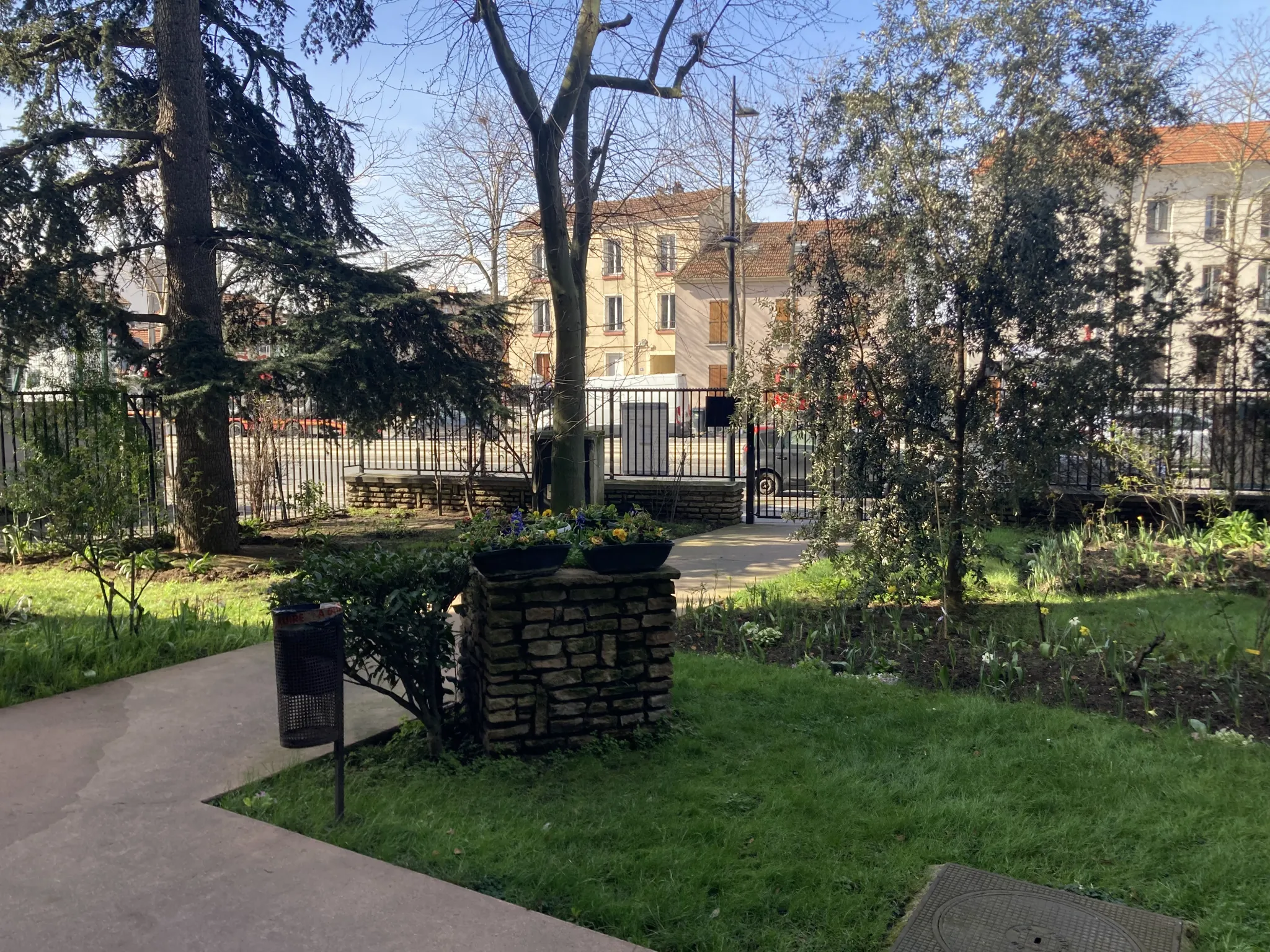 Appartement 2 pièces lumineux avec balcon, cave et parking à Pierrefitte-sur-Seine 