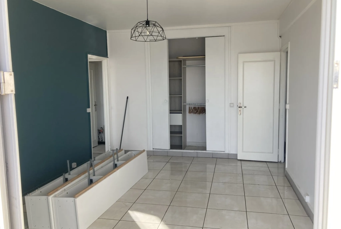 Appartement 2 pièces lumineux avec balcon, cave et parking à Pierrefitte-sur-Seine 