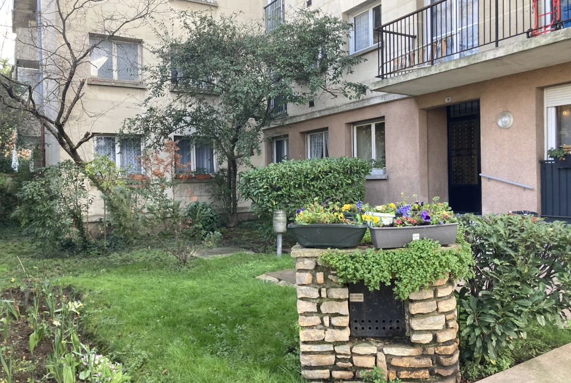 Appartement 2 pièces lumineux avec balcon, cave et parking à Pierrefitte-sur-Seine 