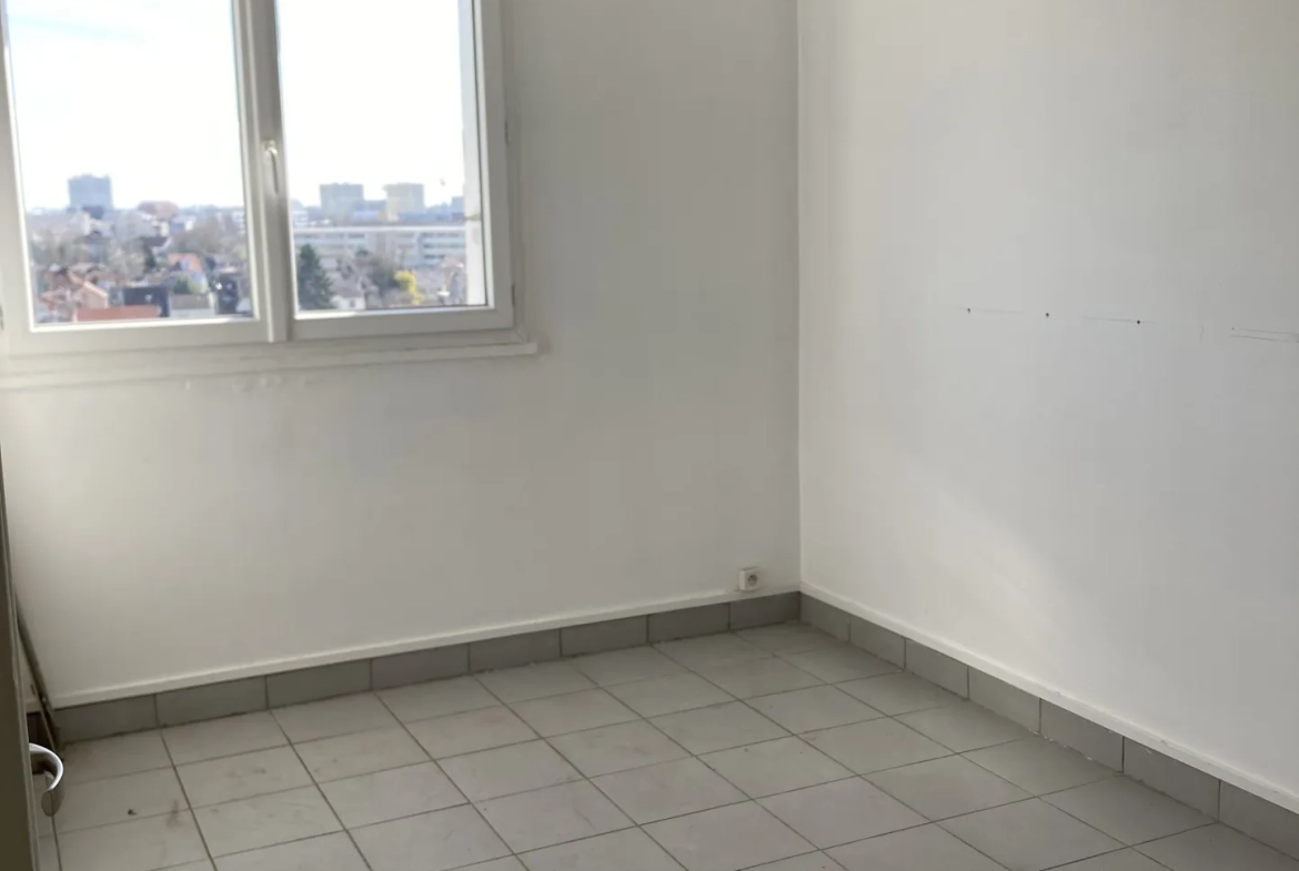Appartement 2 pièces lumineux avec balcon, cave et parking à Pierrefitte-sur-Seine 