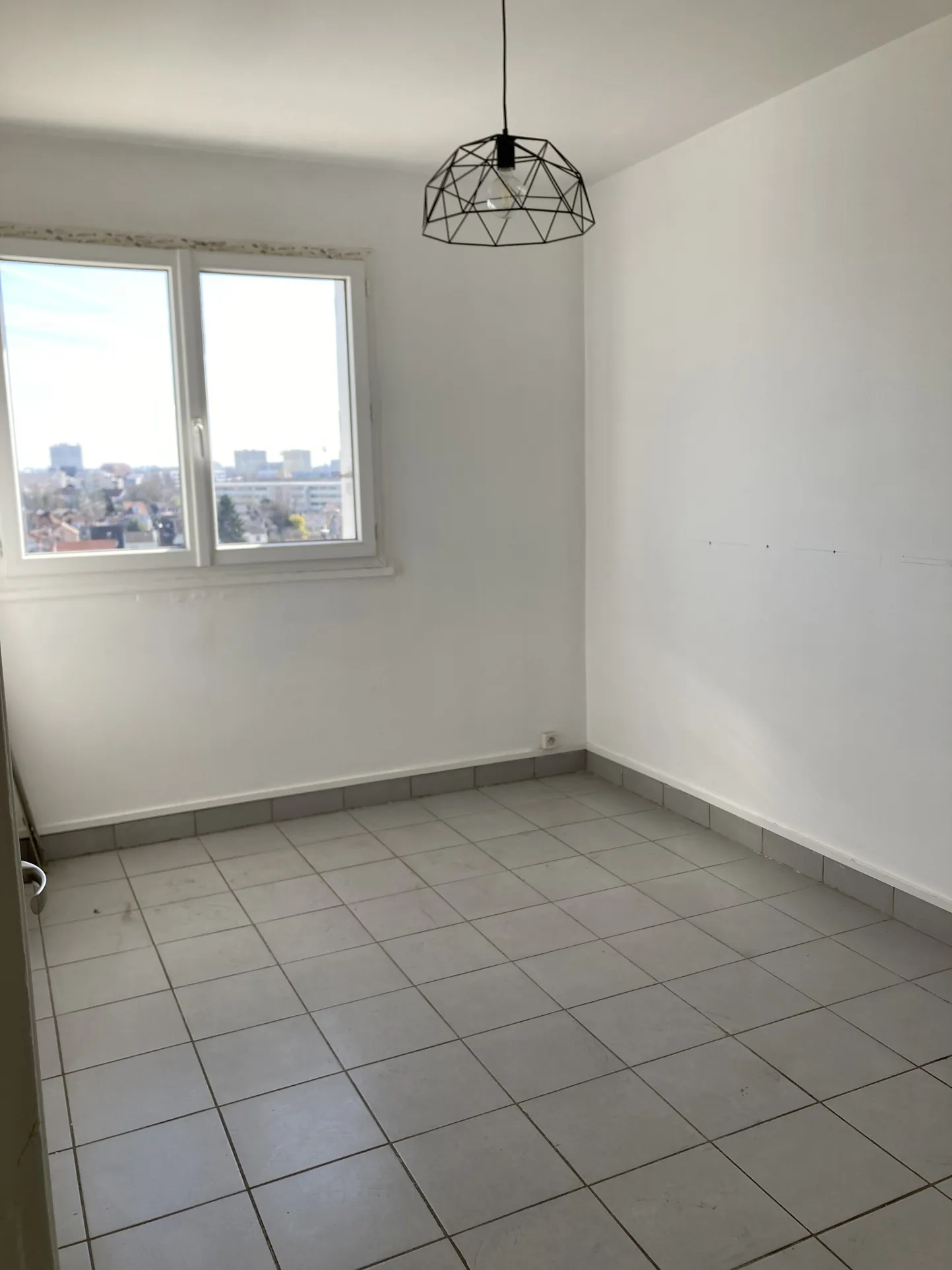 Appartement 2 pièces lumineux avec balcon, cave et parking à Pierrefitte-sur-Seine 