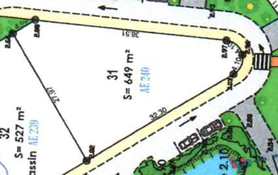 Terrain à bâtir de 649 m² proche commerces et écoles à Champagne-les-Marais 