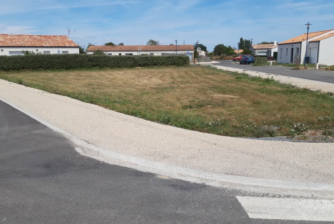 Terrain à bâtir de 649 m² proche commerces et écoles à Champagne-les-Marais 