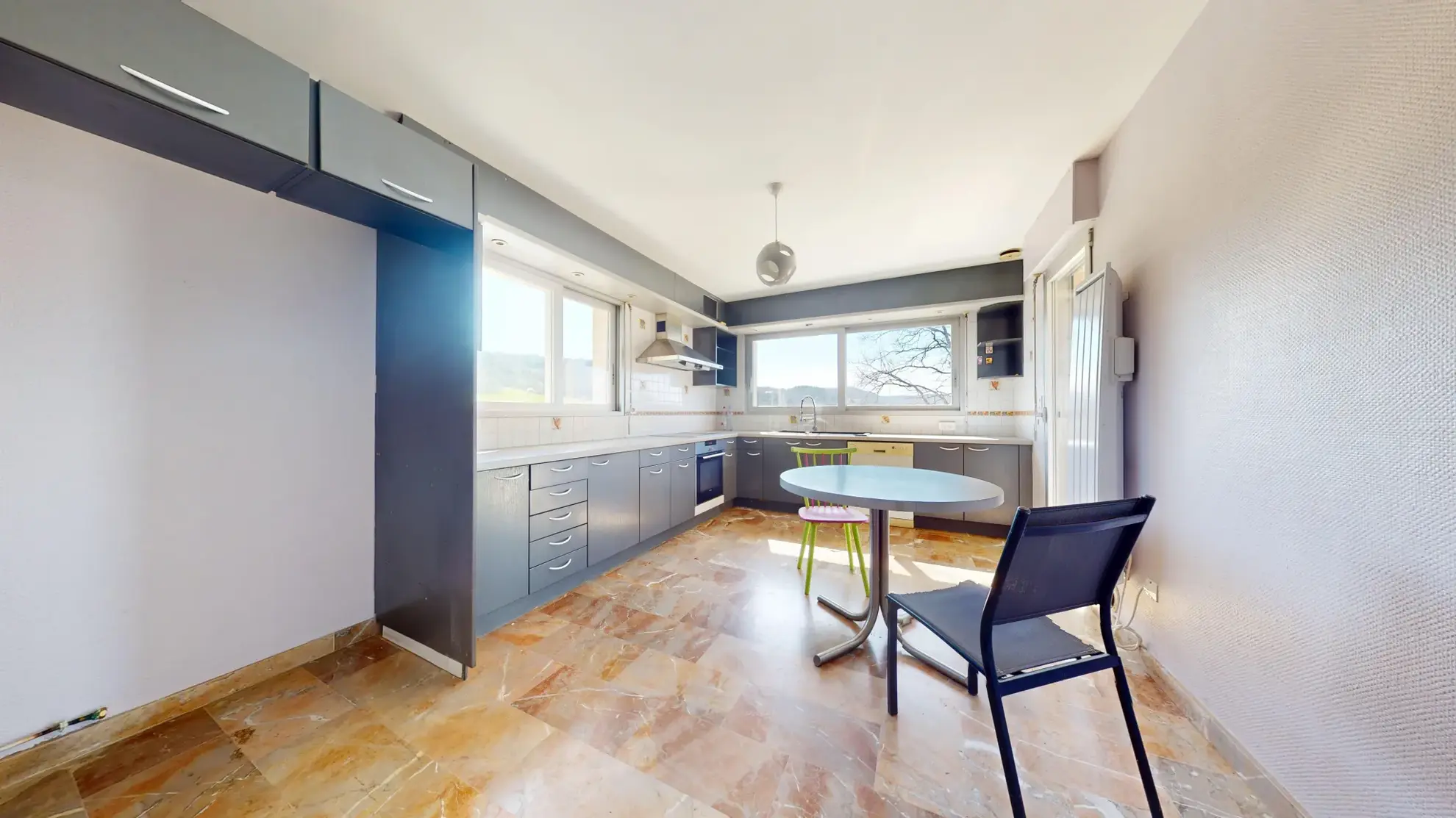 Magnifique maison de 196m² avec grand terrain à 5 min de Montferrand-le-Château 