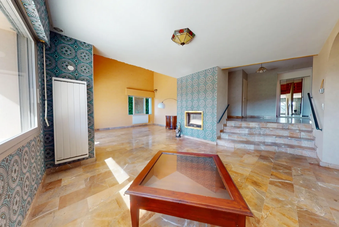 Magnifique maison de 196m² avec grand terrain à 5 min de Montferrand-le-Château 