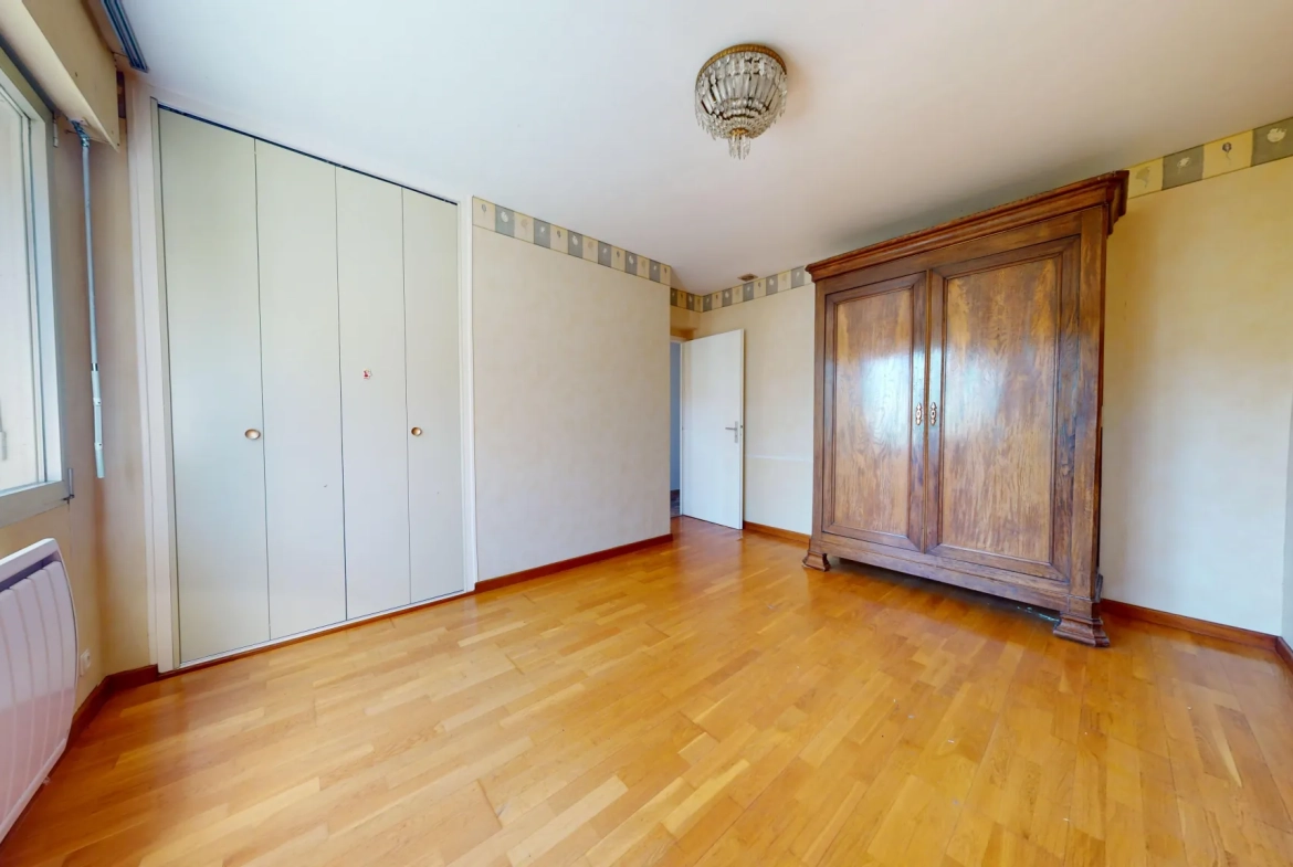 Magnifique maison de 196m² avec grand terrain à 5 min de Montferrand-le-Château 
