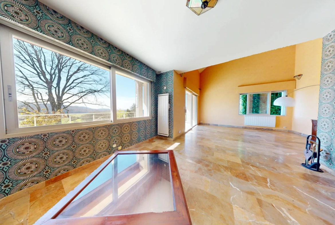 Magnifique maison de 196m² avec grand terrain à 5 min de Montferrand-le-Château 