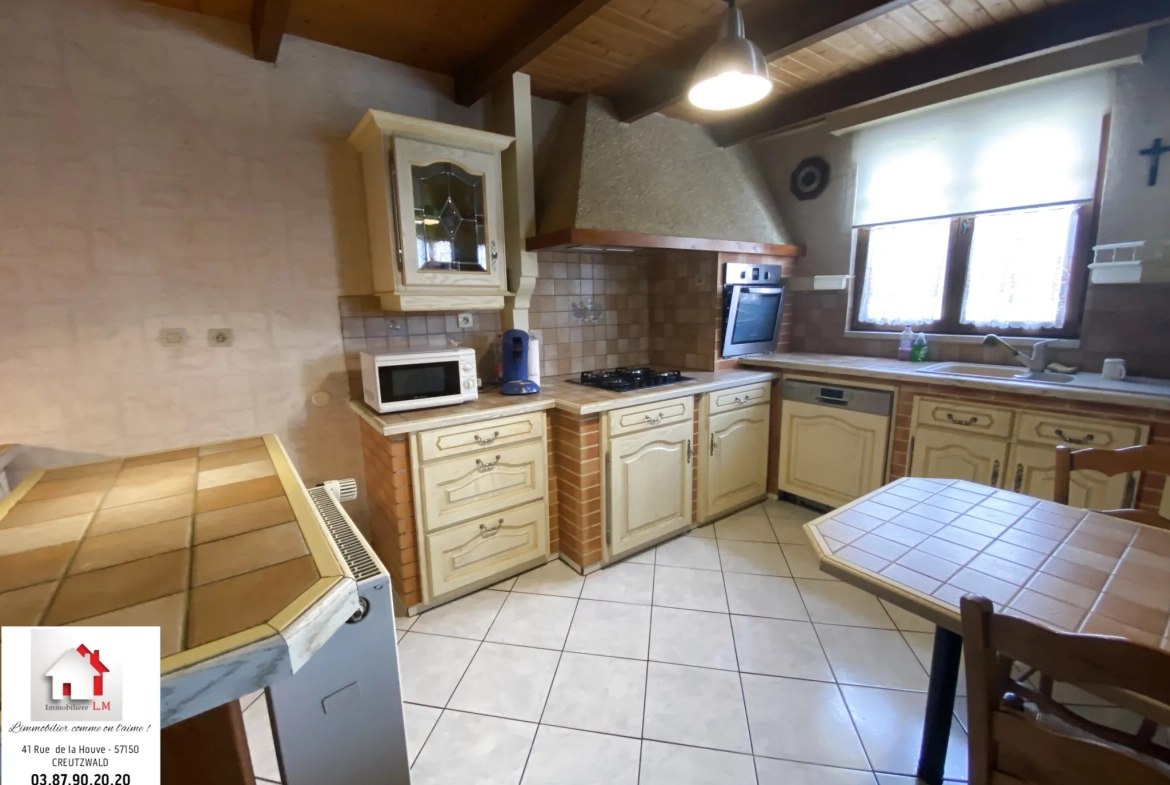 Maison F5 à vendre à Rémering, proche commodités, 3 chambres, chauffage pellets, terrasse 