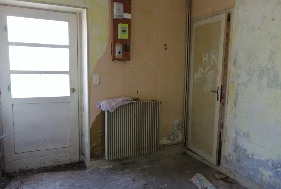 Ancienne fermette à vendre à Parigny les Vaux (58), 1408 m² de terrain 