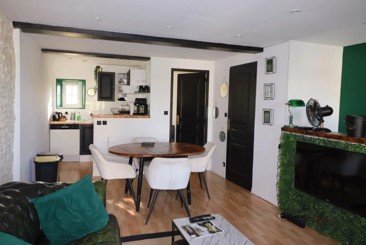 Appartement avec grotte dans la falaise face à l'océan à Meschers-sur-Gironde 