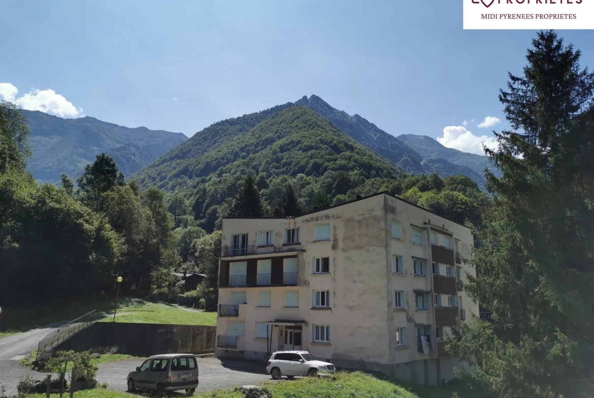 Appartement lumineux de 79 m² avec balcon et vue montagne à Couflens 