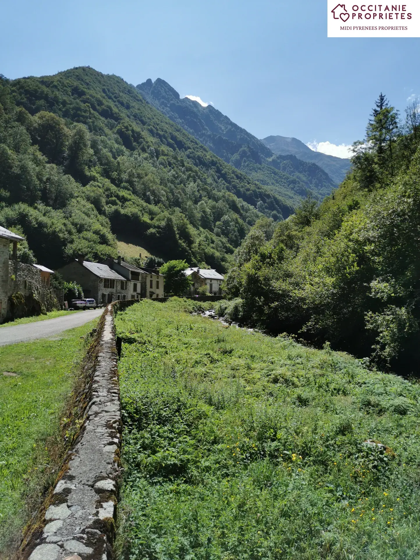 Appartement lumineux de 79 m² avec balcon et vue montagne à Couflens 