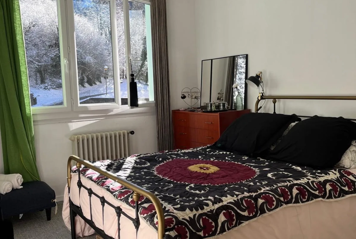 Appartement lumineux de 79 m² avec balcon et vue montagne à Couflens 