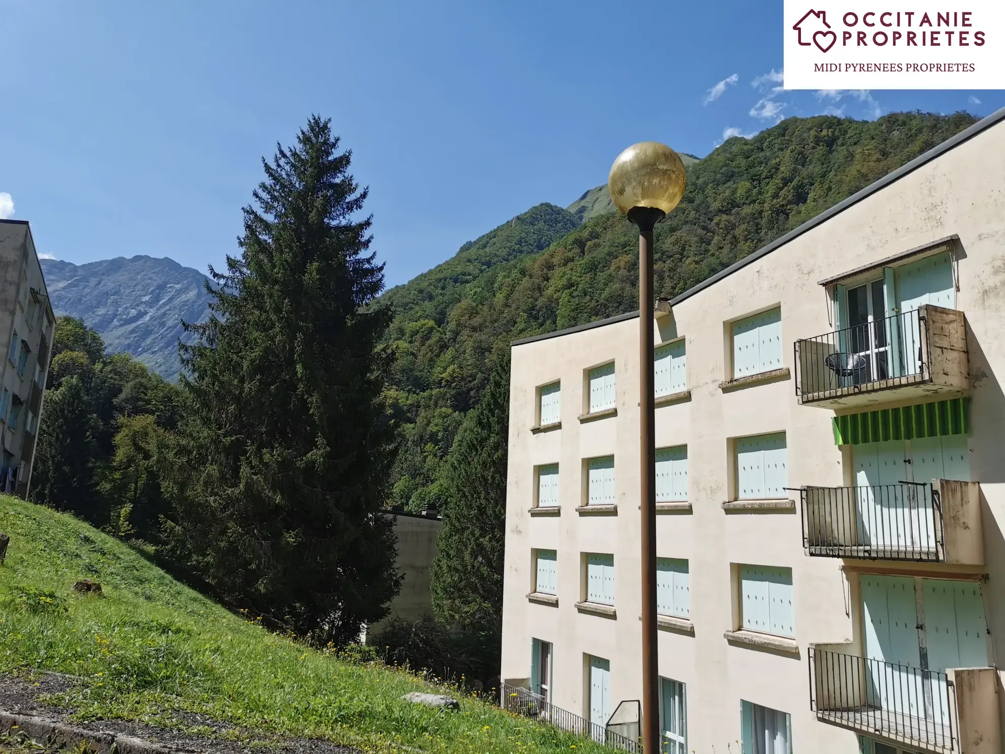 Appartement lumineux de 79 m² avec balcon et vue montagne à Couflens 