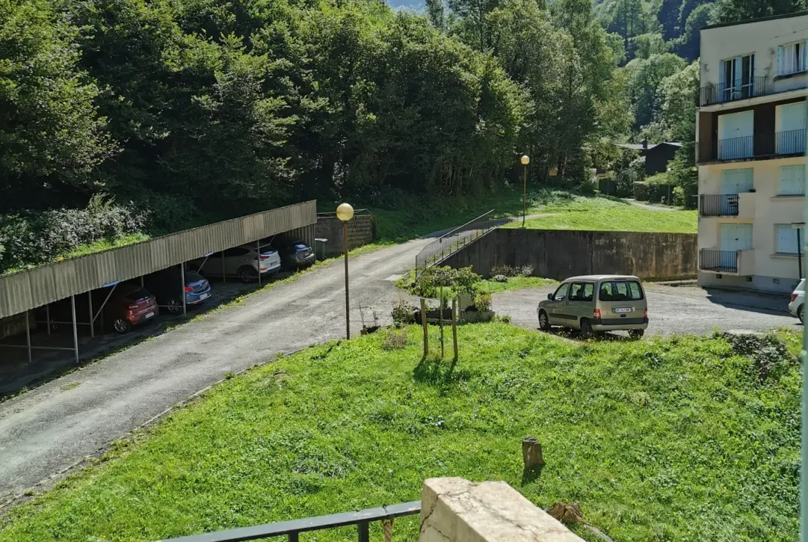 Appartement lumineux de 79 m² avec balcon et vue montagne à Couflens 