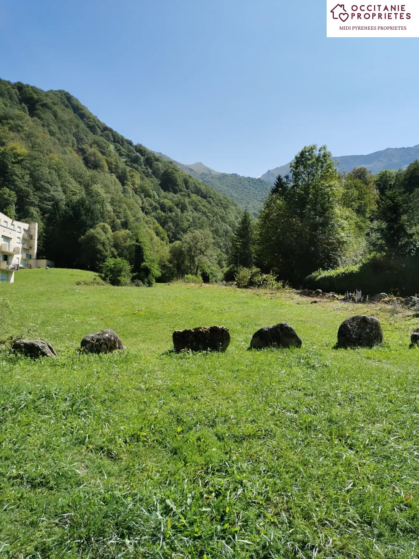 Appartement lumineux de 79 m² avec balcon et vue montagne à Couflens 