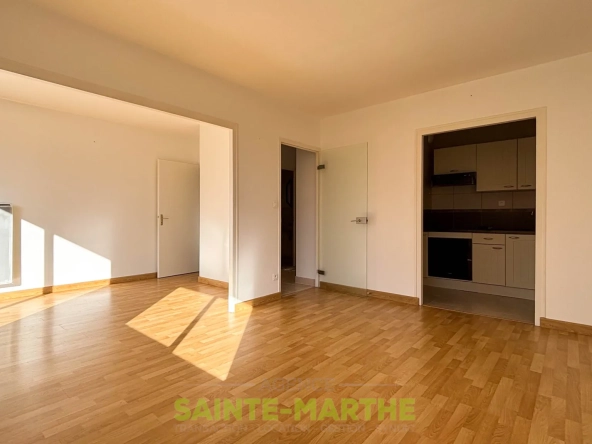 Appartement T2 à Niort avec Balcon et Garage - Résidence Récemment rénovée 
