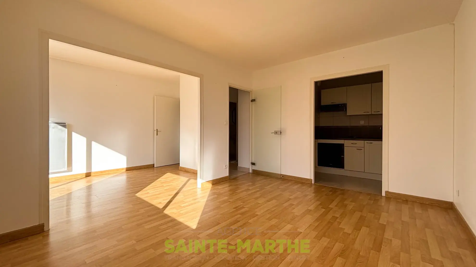 Appartement T2 à Niort avec Balcon et Garage - Résidence Récemment rénovée 