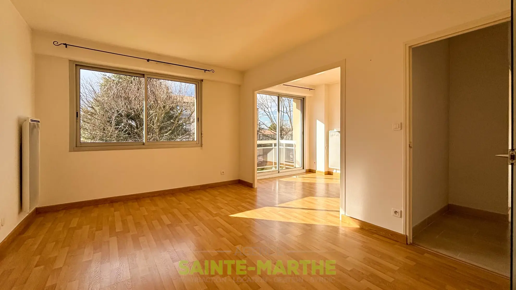 Appartement T2 à Niort avec Balcon et Garage - Résidence Récemment rénovée 