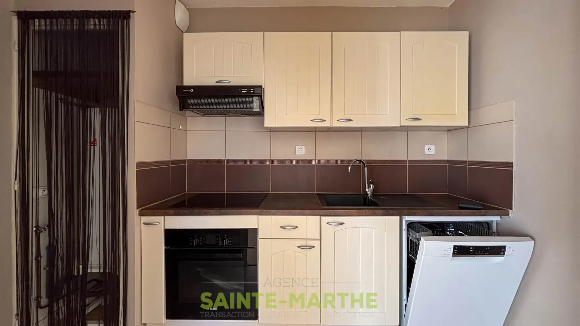 Appartement T2 à Niort avec Balcon et Garage - Résidence Récemment rénovée 
