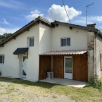 Maison rénovée de 190 m² avec terrains et équipements modernes à La Réole