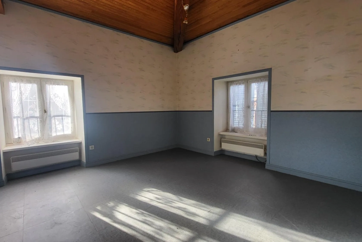 Charme et authenticité : maison en pierre au Crest près de Clermont-Ferrand 