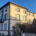 Charme et authenticité : maison en pierre au Crest près de Clermont-Ferrand