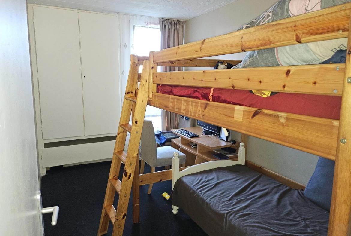 Appartement 4 pièces loué à Élancourt avec balcon, parking et cave 