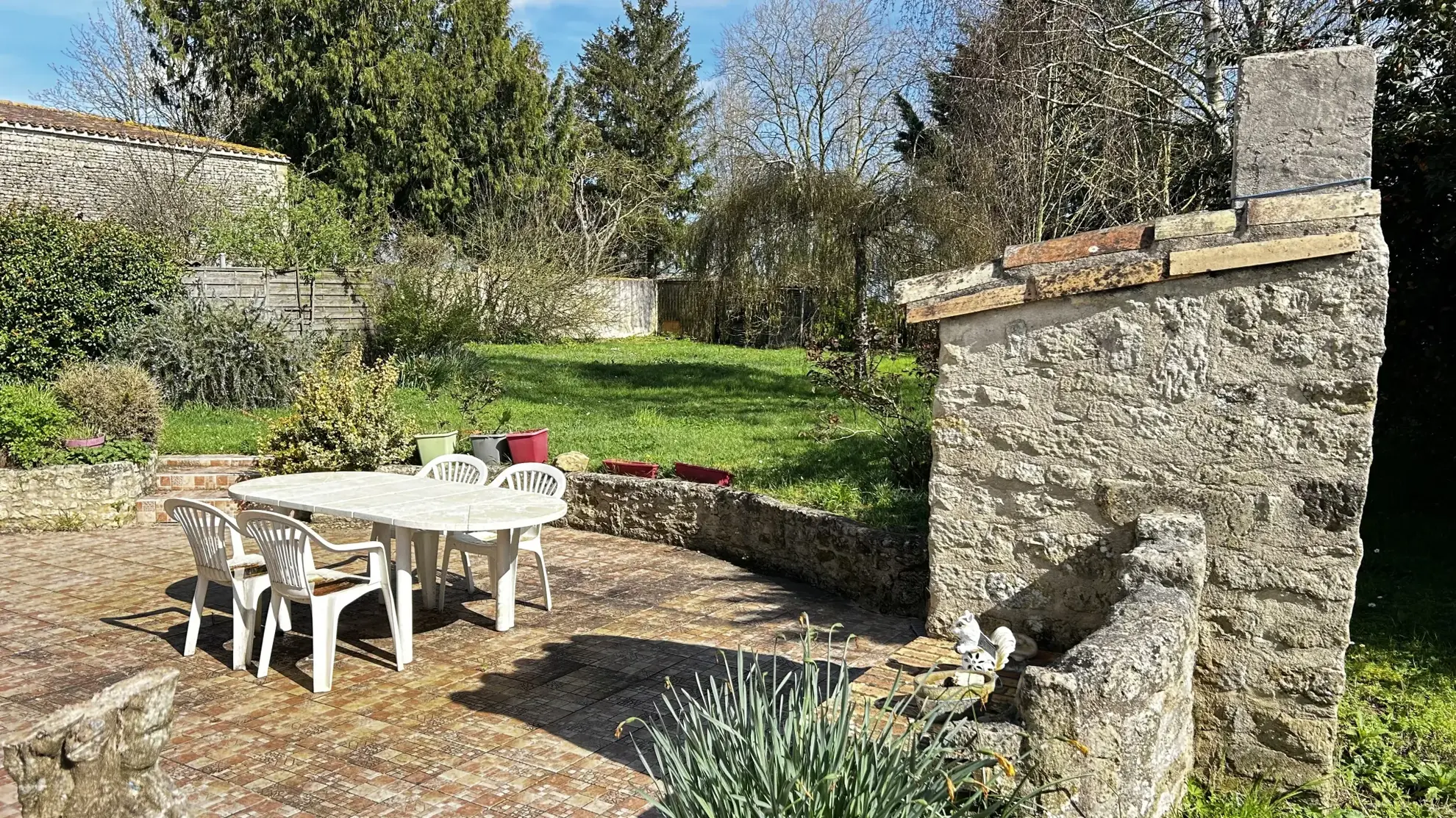 Charmante maison en pierre avec jardin à Saint Rémy — Idéal famille 