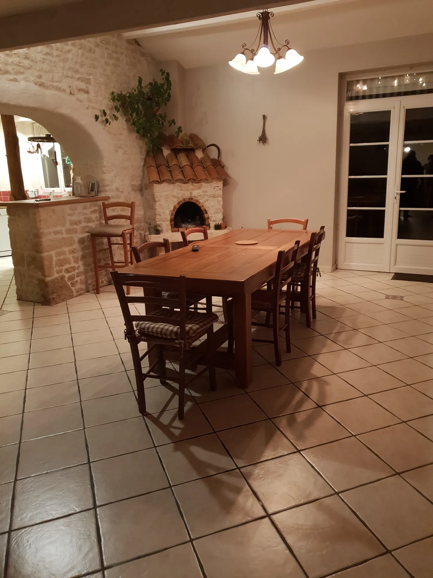 Charmante maison en pierre avec jardin à Saint Rémy — Idéal famille 