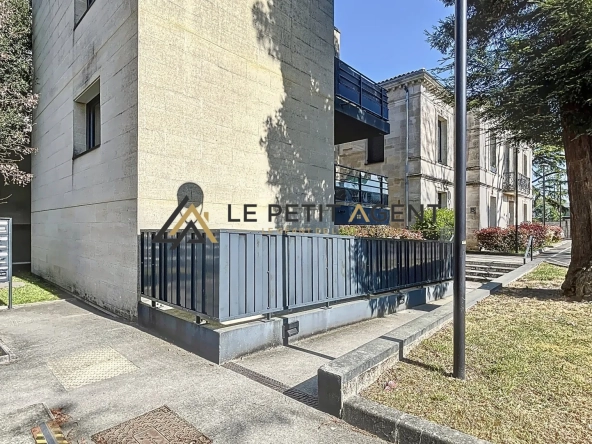 Charmant T2 avec terrasse, parking sécurisé à Le Bouscat – Opportunité d'investissement 