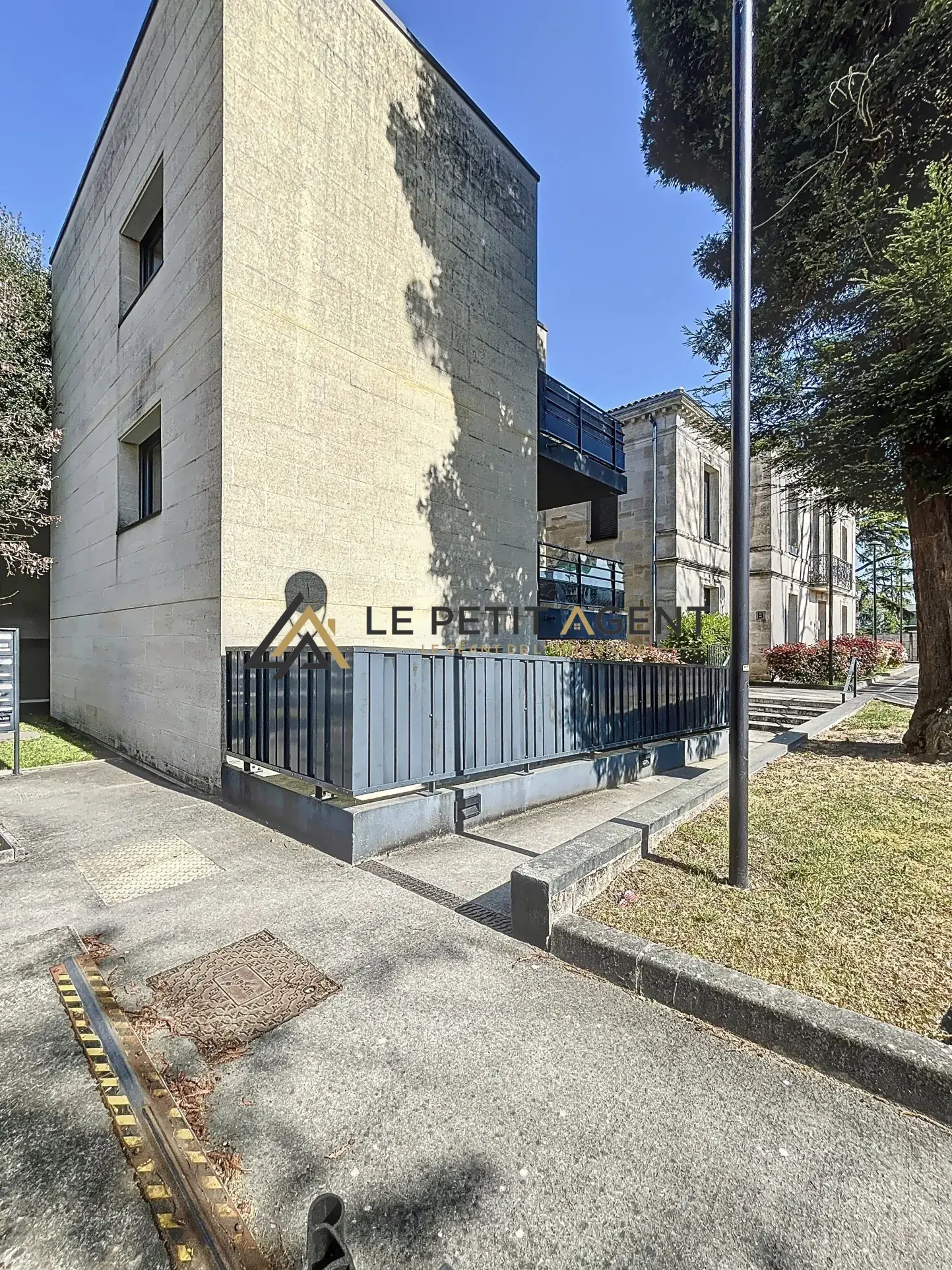 Charmant T2 avec terrasse, parking sécurisé à Le Bouscat – Opportunité d'investissement 