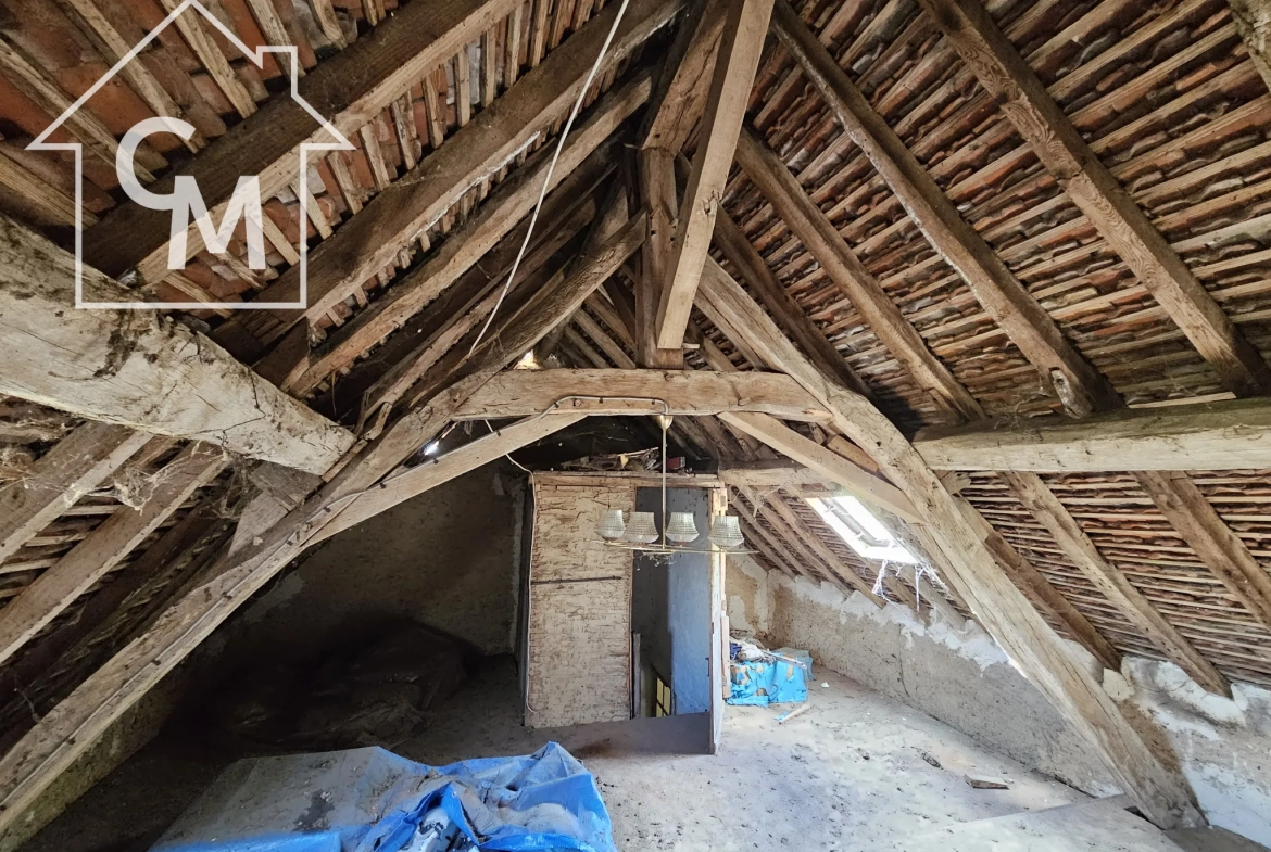 Maison 2 niveaux avec jardin, garage à La Châtre 36400 