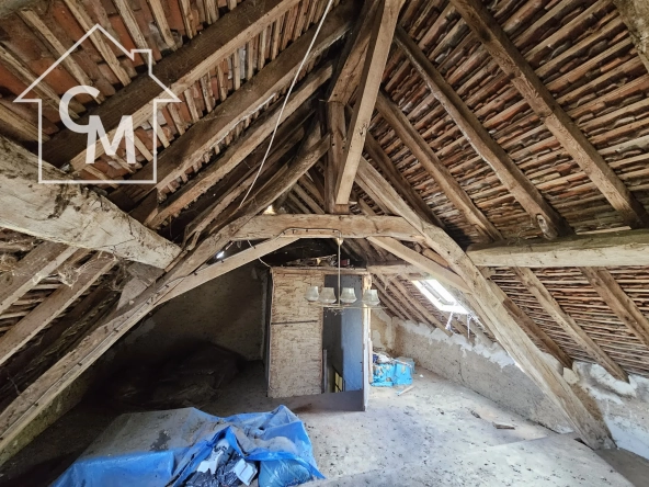 Maison 2 niveaux avec jardin, garage à La Châtre 36400 