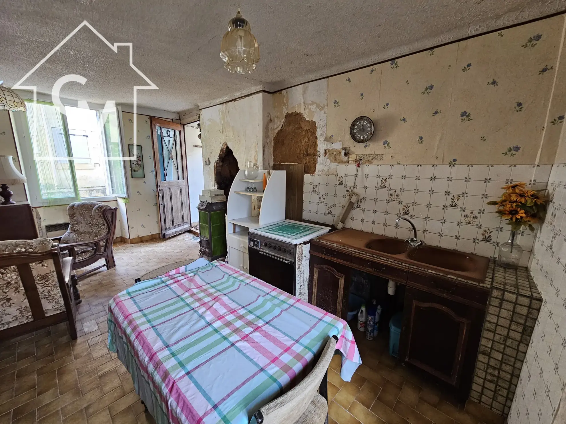 Maison 2 niveaux avec jardin, garage à La Châtre 36400 