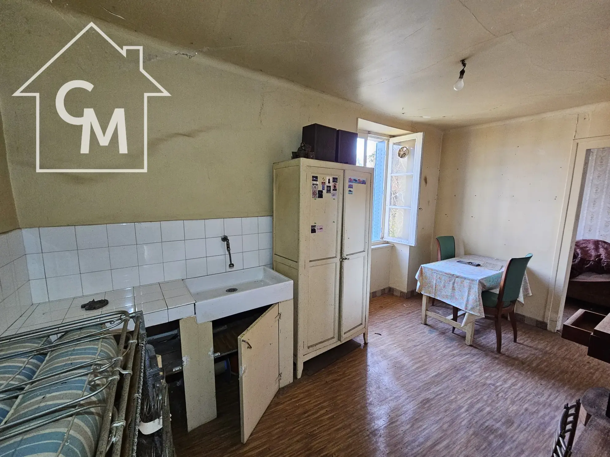 Maison 2 niveaux avec jardin, garage à La Châtre 36400 