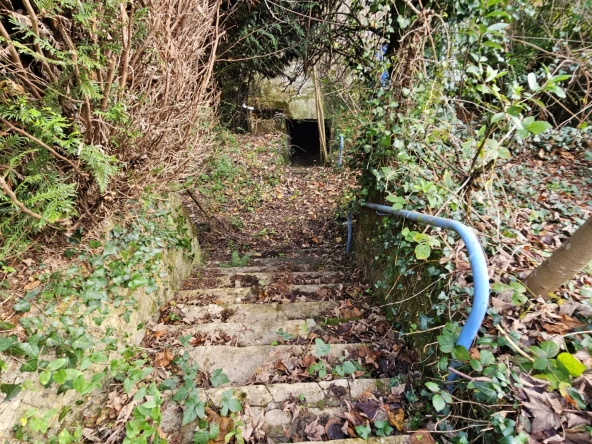 Maison 2 niveaux avec jardin, garage à La Châtre 36400 