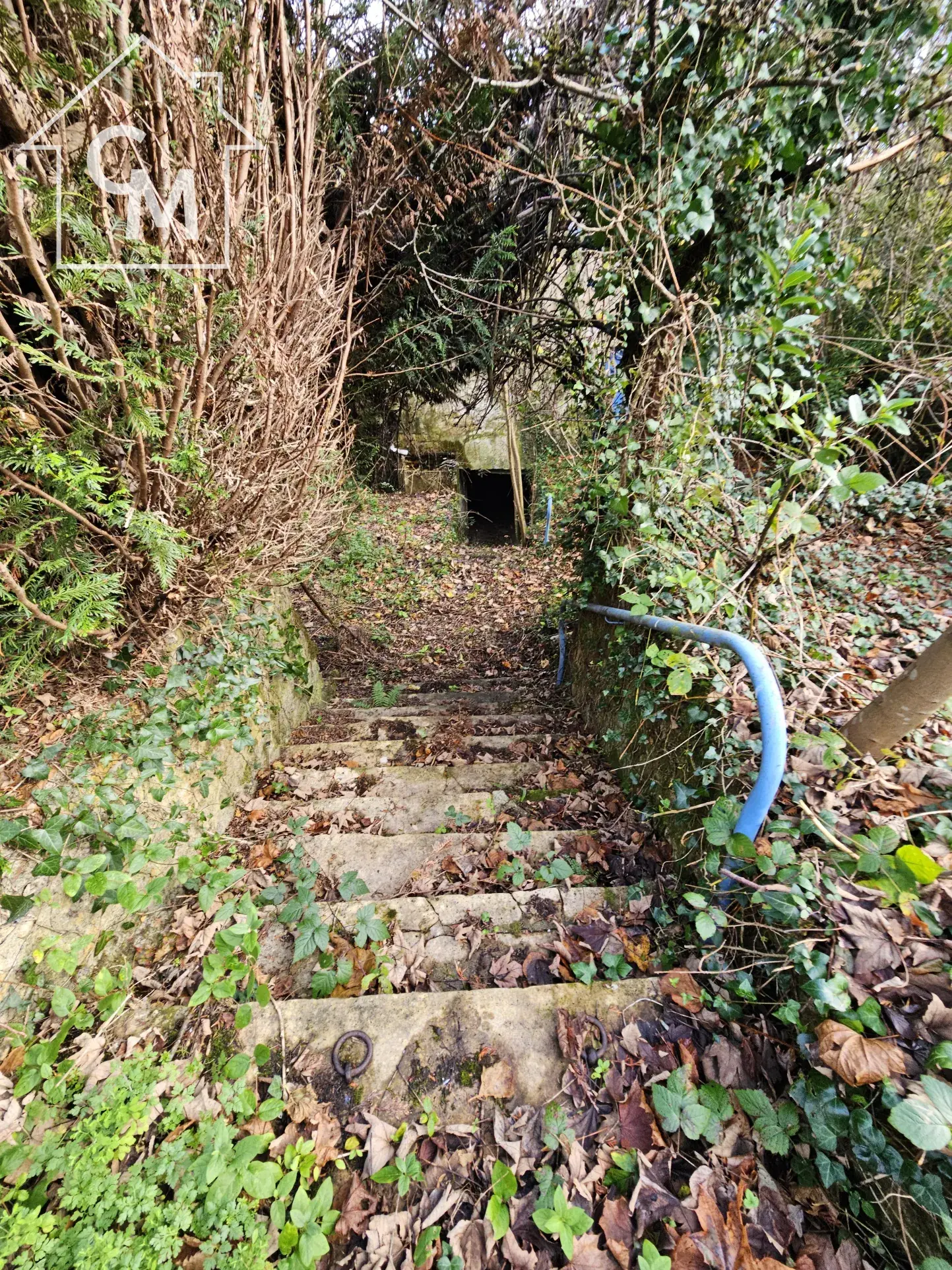 Maison 2 niveaux avec jardin, garage à La Châtre 36400 