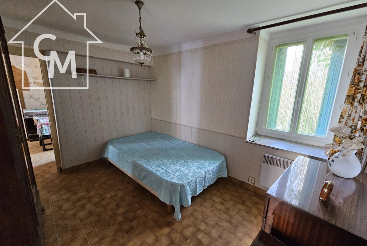 Maison 2 niveaux avec jardin, garage à La Châtre 36400 