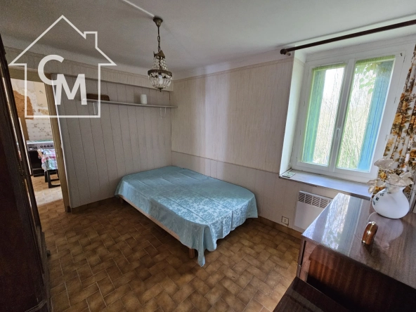 Maison 2 niveaux avec jardin, garage à La Châtre 36400 