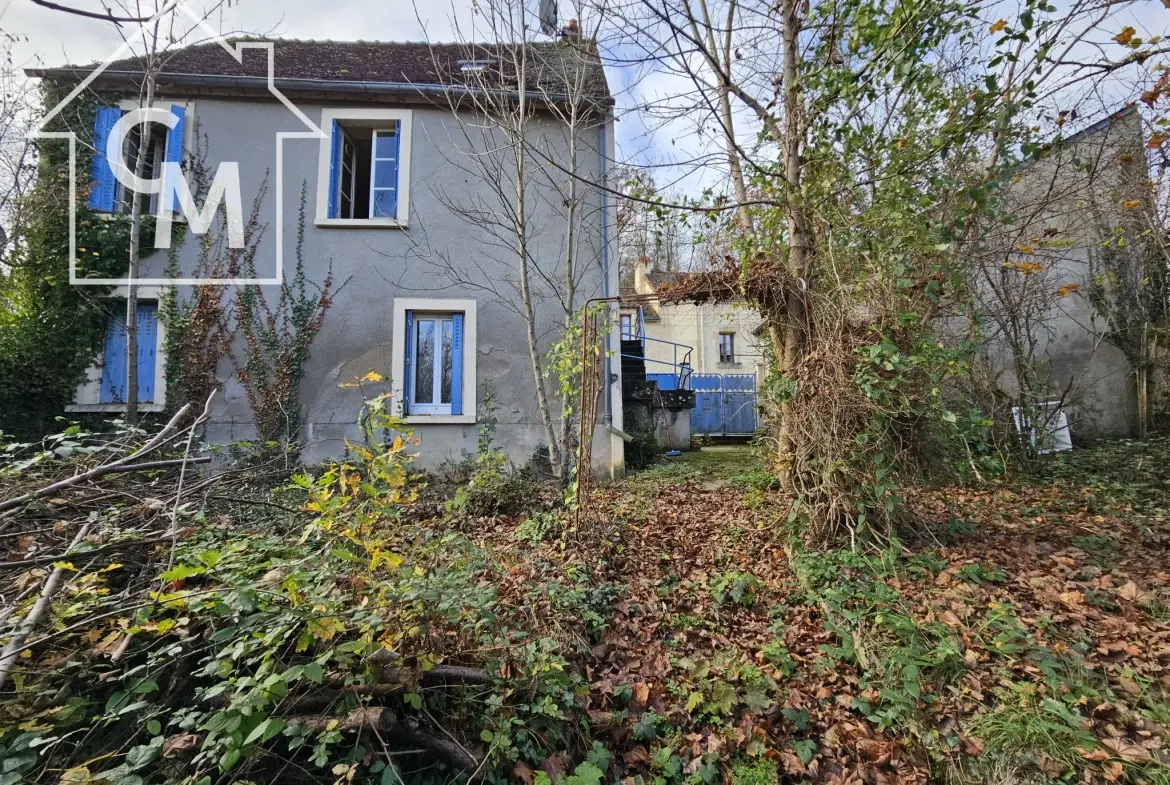 Maison 2 niveaux avec jardin, garage à La Châtre 36400 