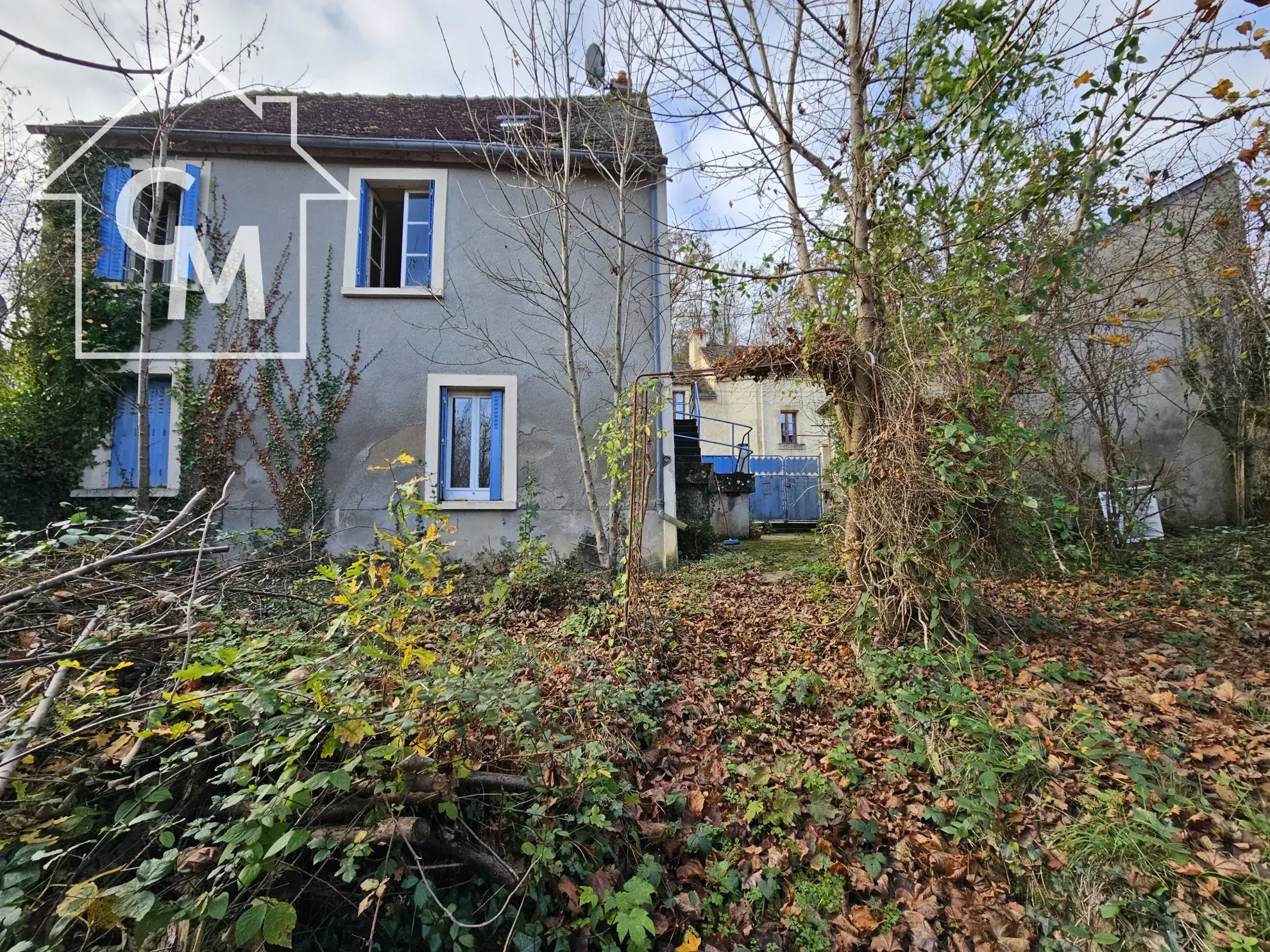 Maison 2 niveaux avec jardin, garage à La Châtre 36400 
