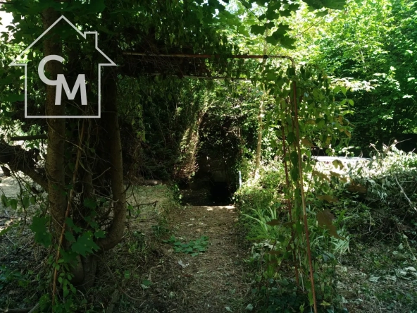 Maison 2 niveaux avec jardin, garage à La Châtre 36400 