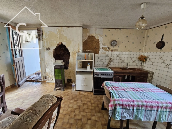 Maison 2 niveaux avec jardin, garage à La Châtre 36400 
